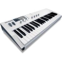 Blofeld_Keyboard_White_2