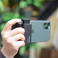 CapGrip_Smartphone_Camera_Grip_w__Bluetooth_Black_1