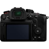 LUMIX_GH6_Body_1